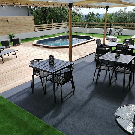 Lapausedegout Piscine Chambres Climatisees Jacuzzi Terrasse Lachapelle-Auzac Экстерьер фото
