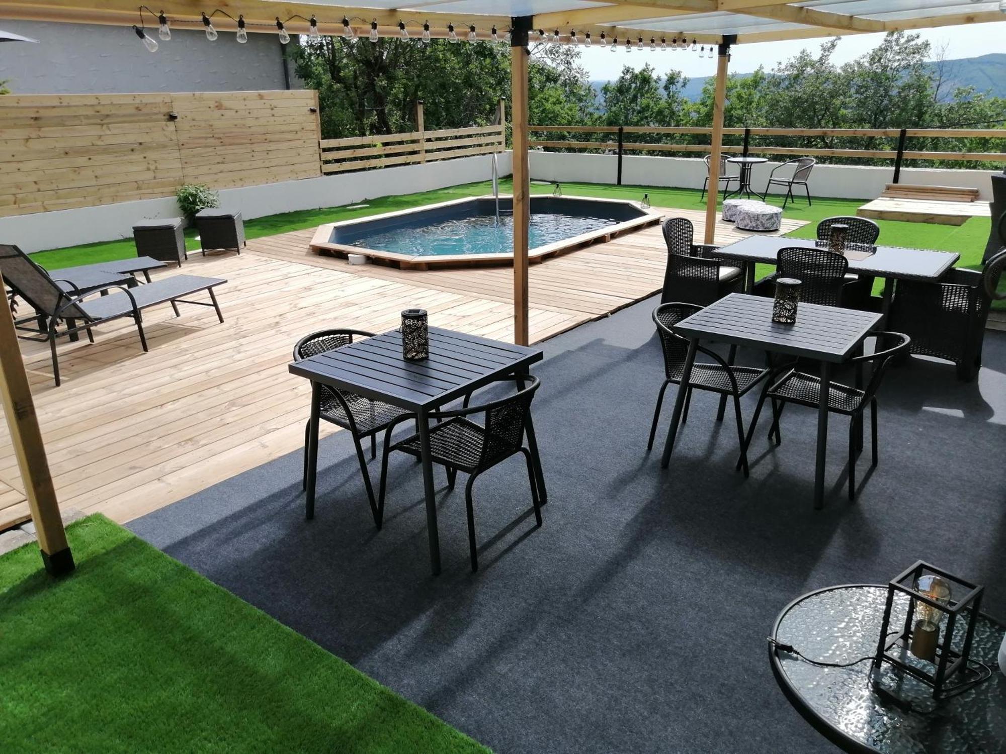 Lapausedegout Piscine Chambres Climatisees Jacuzzi Terrasse Lachapelle-Auzac Экстерьер фото
