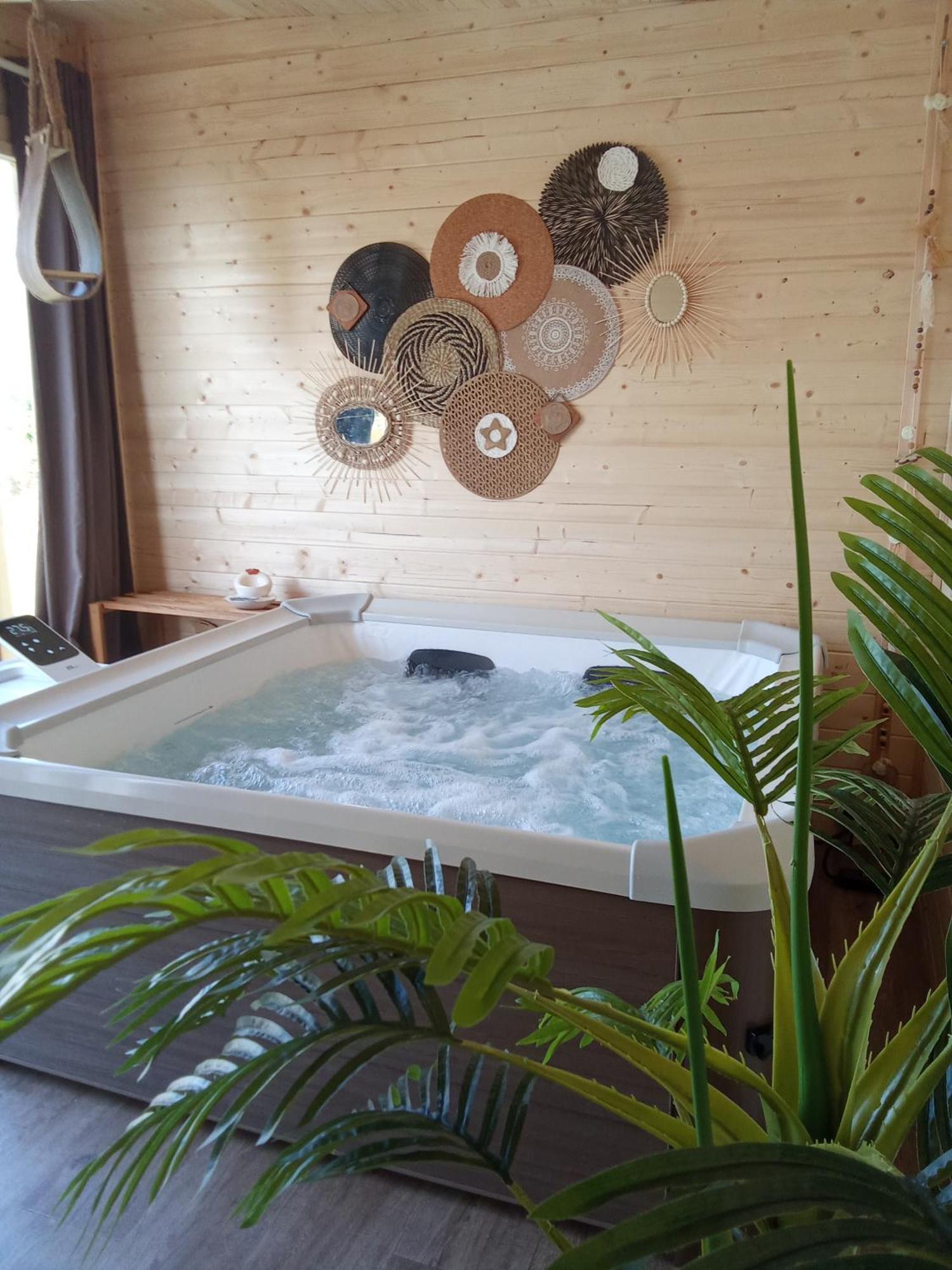Lapausedegout Piscine Chambres Climatisees Jacuzzi Terrasse Lachapelle-Auzac Экстерьер фото